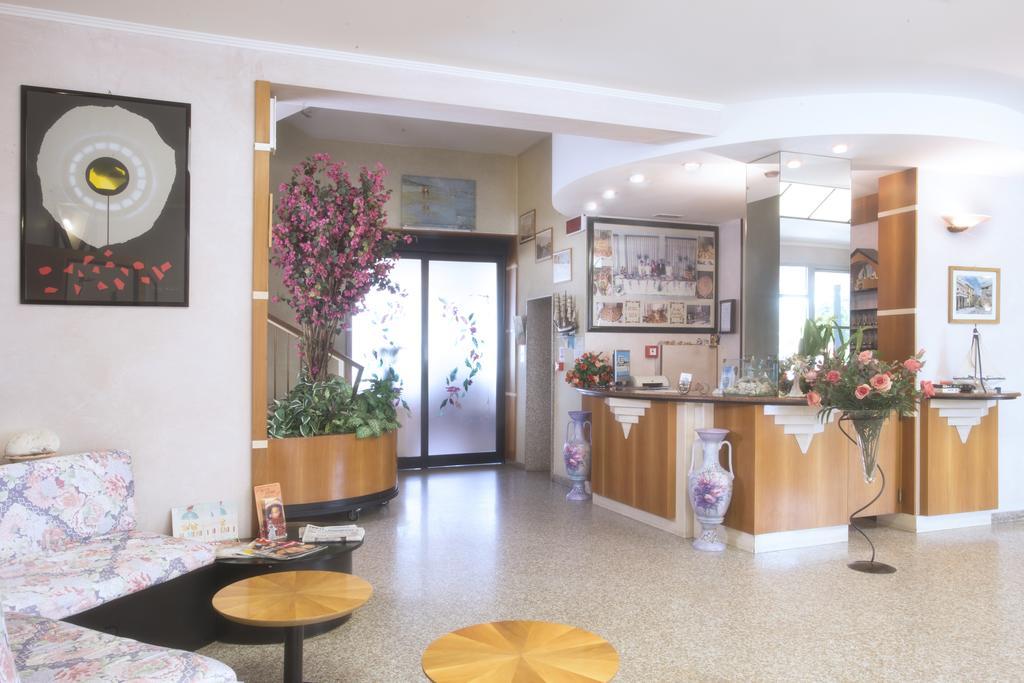 Hotel Usa Rimini Exterior photo
